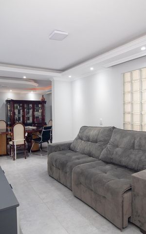 Casa à venda com 280m², 3 quartos e 2 vagas Casa à venda com 280m², 3 quartos e 2 vagasSala