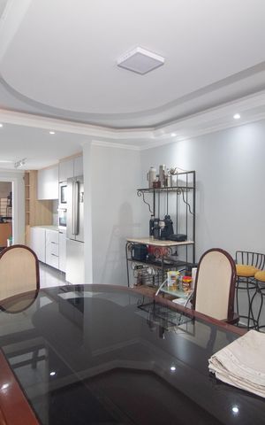 Casa à venda com 280m², 3 quartos e 2 vagas Casa à venda com 280m², 3 quartos e 2 vagasSala