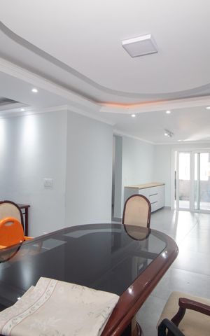Casa à venda com 280m², 3 quartos e 2 vagas Casa à venda com 280m², 3 quartos e 2 vagasSala