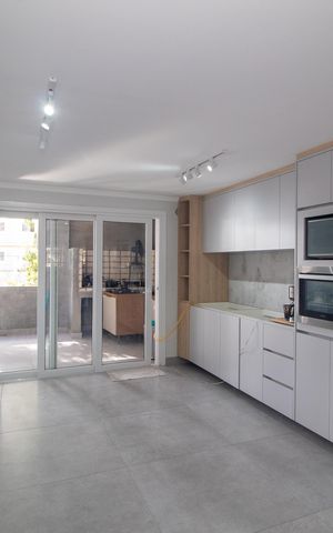 Casa à venda com 280m², 3 quartos e 2 vagas Casa à venda com 280m², 3 quartos e 2 vagasCozinha
