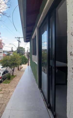 Casa à venda com 280m², 3 quartos e 2 vagas Casa à venda com 280m², 3 quartos e 2 vagasVaranda