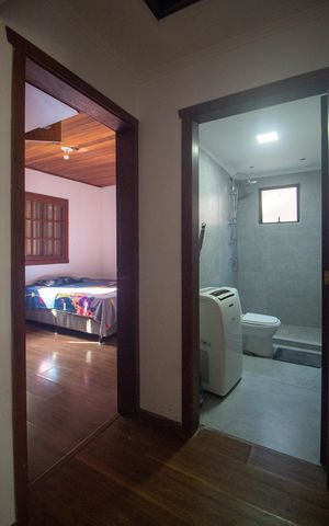 Casa à venda com 280m², 3 quartos e 2 vagas Casa à venda com 280m², 3 quartos e 2 vagasCorredor