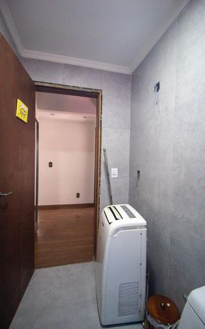 Casa à venda com 280m², 3 quartos e 2 vagas Casa à venda com 280m², 3 quartos e 2 vagasBanheiro