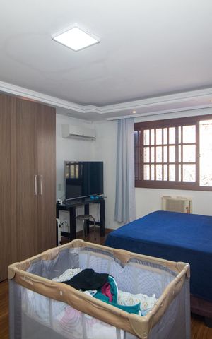 Casa à venda com 280m², 3 quartos e 2 vagas Casa à venda com 280m², 3 quartos e 2 vagasSuíte