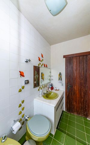 Casa à venda com 316m², 5 quartos e 4 vagas Casa à venda com 316m², 5 quartos e 4 vagasBanheiro da Suíte 2