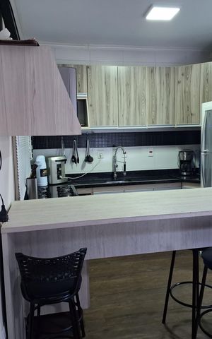 Casa à venda com 135m², 3 quartos e 2 vagas Casa à venda com 135m², 3 quartos e 2 vagasCozinha