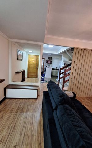 Casa à venda com 135m², 3 quartos e 2 vagas Casa à venda com 135m², 3 quartos e 2 vagasSala