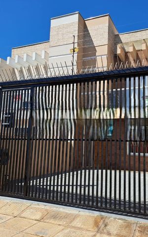 Casa à venda com 135m², 3 quartos e 2 vagas Casa à venda com 135m², 3 quartos e 2 vagasFachada