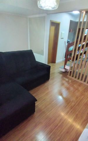 Casa à venda com 135m², 3 quartos e 2 vagas Casa à venda com 135m², 3 quartos e 2 vagasSala