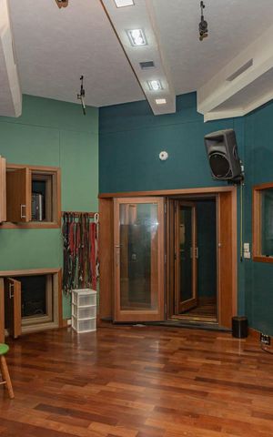 Casa à venda com 799m², 4 quartos e 2 vagasStudio