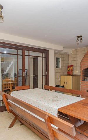 Casa à venda com 799m², 4 quartos e 2 vagasChurrasqueira