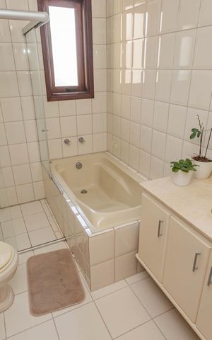 Casa à venda com 799m², 4 quartos e 2 vagasBanheiro da Suíte - Casa 2