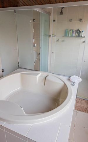 Casa à venda com 799m², 4 quartos e 2 vagasBanheiro da Suíte 2
