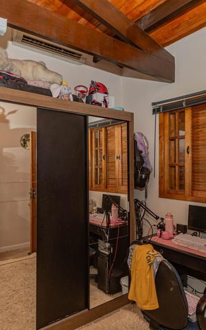 Casa à venda com 799m², 4 quartos e 2 vagasQuarto 1