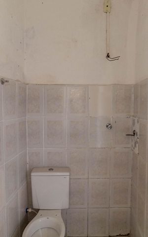 Casa à venda com 160m², 3 quartos e 4 vagas Casa à venda com 160m², 3 quartos e 4 vagasEdícula