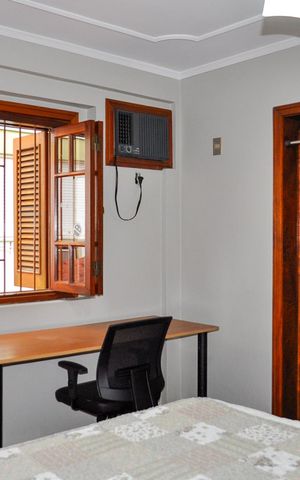 Casa à venda com 160m², 5 quartos e 2 vagas Casa à venda com 160m², 5 quartos e 2 vagasSuíte 2