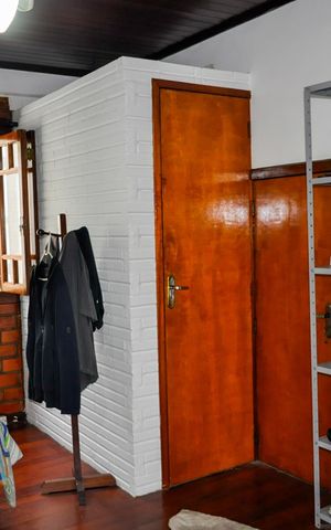 Casa à venda com 160m², 5 quartos e 2 vagas Casa à venda com 160m², 5 quartos e 2 vagasSuíte 4