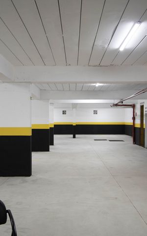Apartamento à venda com 48m², 2 quartos e 1 vaga Apartamento à venda com 48m², 2 quartos e 1 vagaGaragem