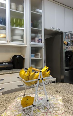 Casa de condomínio à venda com 424m², 5 quartos e 5 vagas Casa de condomínio à venda com 424m², 5 quartos e 5 vagasCozinha - Armários