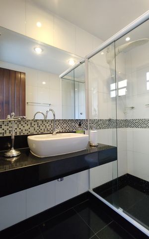 Casa de condomínio à venda com 424m², 5 quartos e 5 vagasBanheiro 2