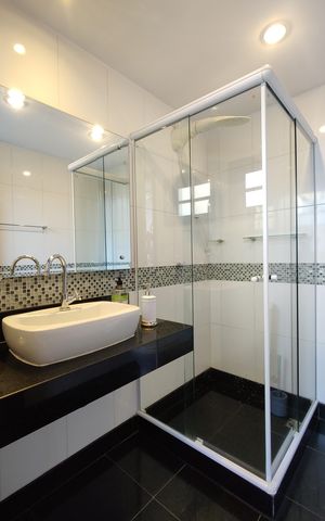 Casa de condomínio à venda com 424m², 5 quartos e 5 vagasBanheiro 2
