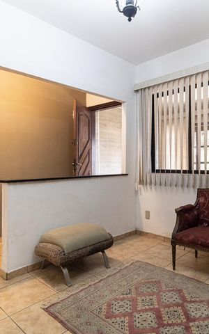 Casa à venda com 256m², 3 quartos e 4 vagas Casa à venda com 256m², 3 quartos e 4 vagasSala