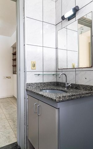 Casa à venda com 256m², 3 quartos e 4 vagas Casa à venda com 256m², 3 quartos e 4 vagasBanheiro Social