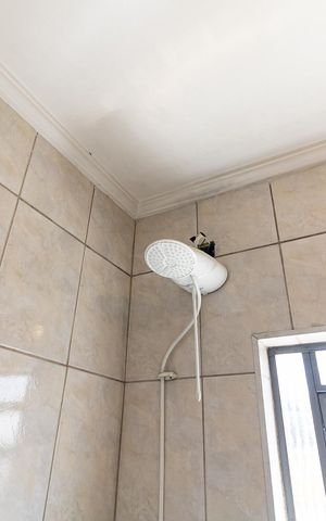 Casa à venda com 256m², 3 quartos e 4 vagas Casa à venda com 256m², 3 quartos e 4 vagasBanheiro da Suíte 1