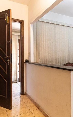 Casa à venda com 256m², 3 quartos e 4 vagas Casa à venda com 256m², 3 quartos e 4 vagasHall de Entrada