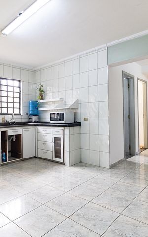 Casa à venda com 256m², 3 quartos e 4 vagas Casa à venda com 256m², 3 quartos e 4 vagasCozinha