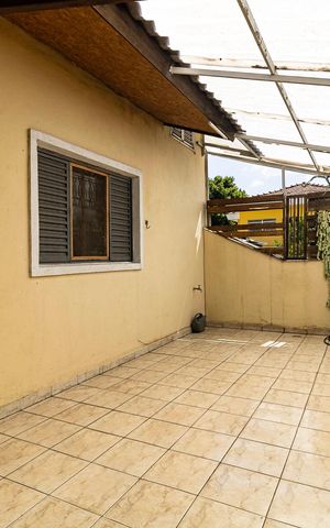 Casa à venda com 256m², 3 quartos e 4 vagas Casa à venda com 256m², 3 quartos e 4 vagasVaranda Suíte 1