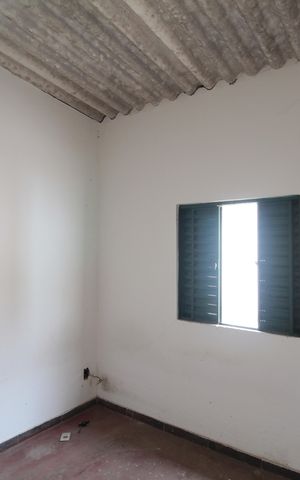Casa à venda com 360m², 5 quartos e 1 vagaCasa dos Fundos | Quartos