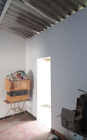 Casa à venda com 360m², 5 quartos e 1 vagaCasa dos Fundos | Cozinha e Área de Serviço