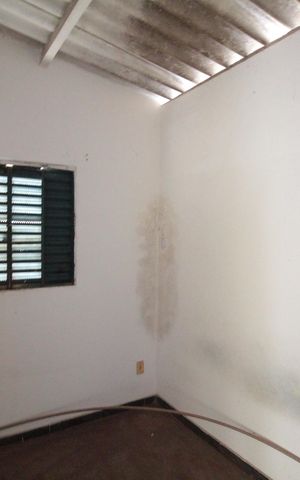 Casa à venda com 360m², 5 quartos e 1 vagaCasa dos Fundos | Quartos