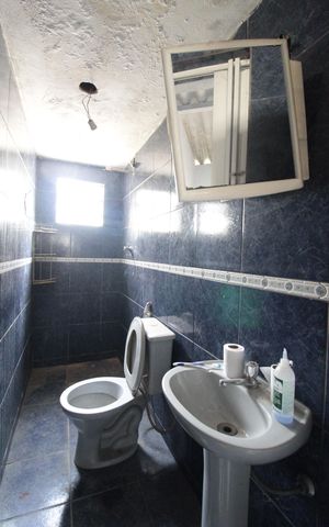 Casa à venda com 360m², 5 quartos e 1 vagaCasa dos Fundos | Banheiro