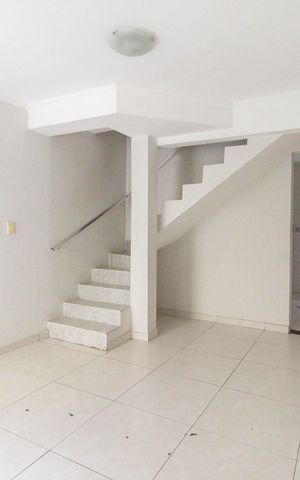 Casa de condomínio à venda com 62m², 2 quartos e 1 vaga Casa de condomínio à venda com 62m², 2 quartos e 1 vagaSala