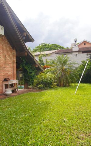 Casa à venda com 300m², 5 quartos e 2 vagasQuintal