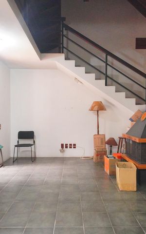 Casa à venda com 300m², 5 quartos e 2 vagasSala
