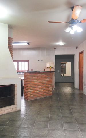 Casa à venda com 300m², 5 quartos e 2 vagasSala
