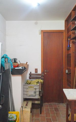 Casa à venda com 300m², 5 quartos e 2 vagasDespensa