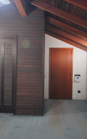 Casa à venda com 300m², 5 quartos e 2 vagasSuíte