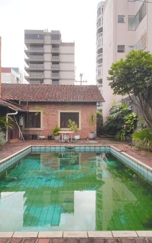 Casa à venda com 300m², 5 quartos e 2 vagasPiscina