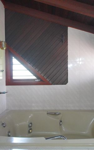Casa à venda com 300m², 5 quartos e 2 vagasBanheiro da Suíte