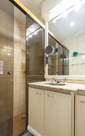 Apartamento à venda com 80m², 2 quartos e 1 vagaBanheiro Suíte