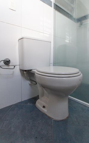 Casa à venda com 105m², 2 quartos e sem vaga Casa à venda com 105m², 2 quartos e sem vagaBanheiro da Suíte