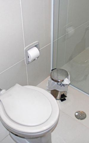 Casa de condomínio para alugar com 779m², 3 quartos e 3 vagasedícula