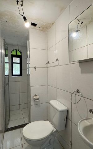 Casa para alugar com 30m², 1 quarto e 1 vaga Casa para alugar com 30m², 1 quarto e 1 vagaBanheiro
