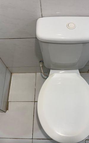 Casa para alugar com 30m², 1 quarto e 1 vaga Casa para alugar com 30m², 1 quarto e 1 vagaBanheiro