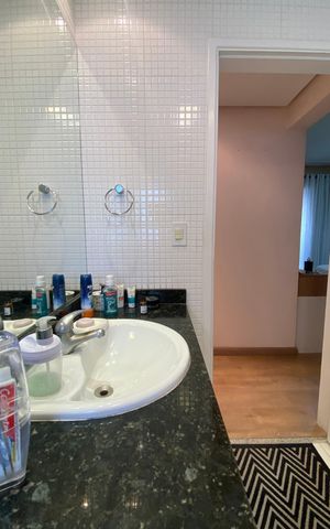 Apartamento à venda com 134m², 3 quartos e 3 vagas Apartamento à venda com 134m², 3 quartos e 3 vagasBanheiro da Suíte 1