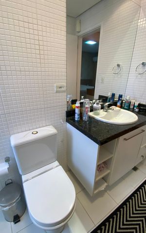 Apartamento à venda com 134m², 3 quartos e 3 vagas Apartamento à venda com 134m², 3 quartos e 3 vagasBanheiro da Suíte 1